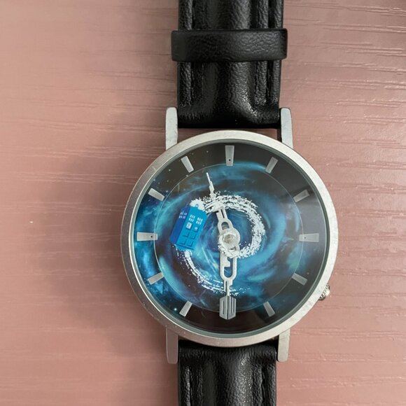 Tardis Dr Who Watch With Box from the Unemployed Philosopher's Guild - Picture 8 of 16